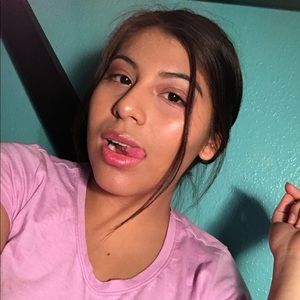 Meet your Posher, Julissa